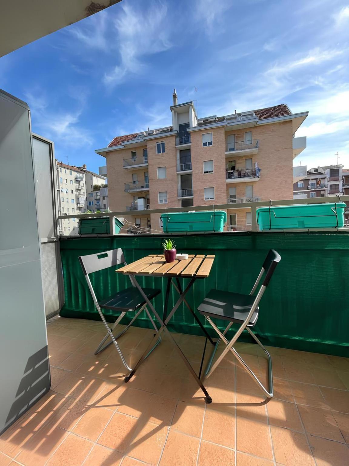 Gardone Apartment - Ampio Appartamento Con 2 Camere Da Letto - Comodo Per Duomo! Милан Экстерьер фото