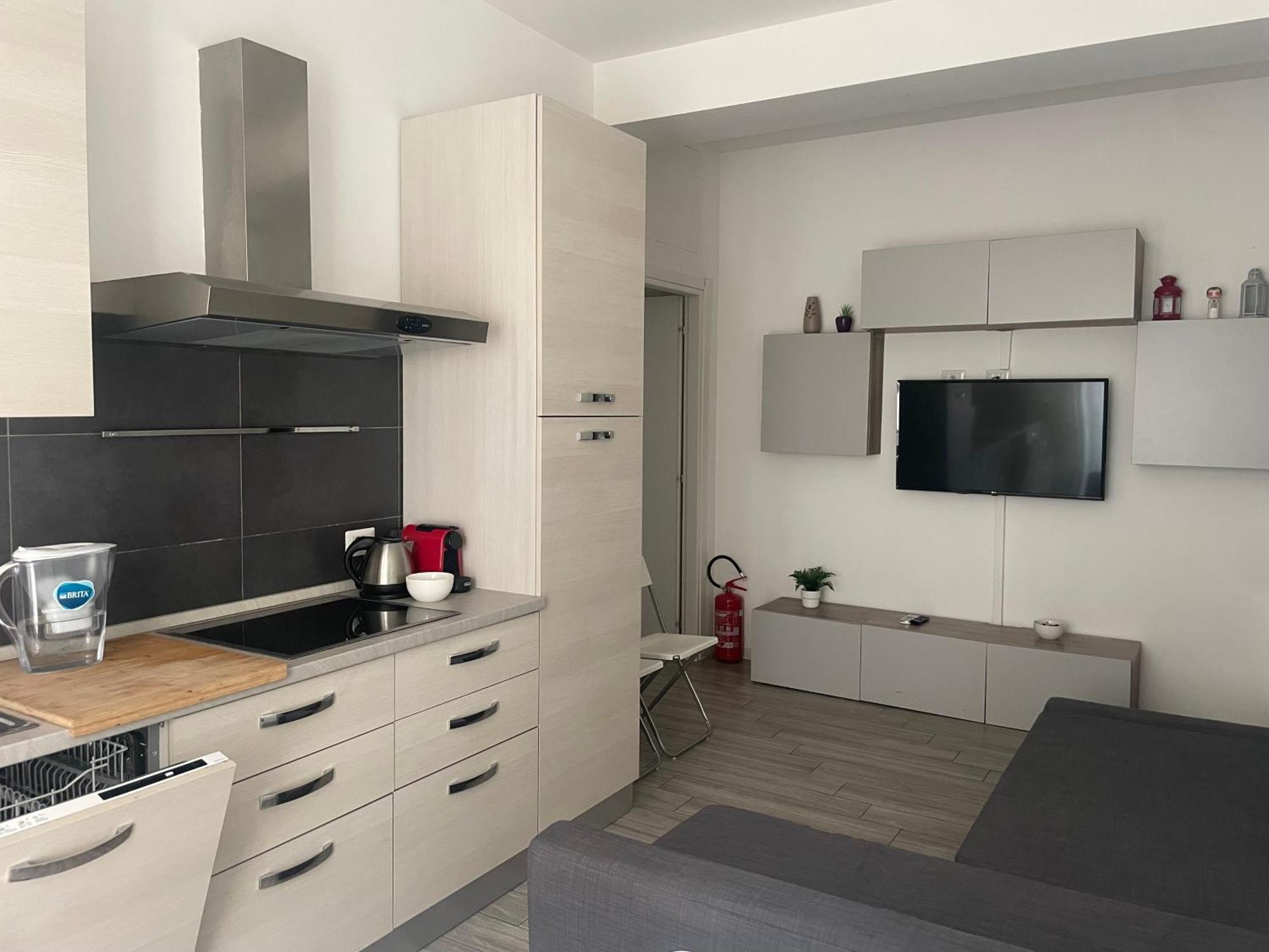 Gardone Apartment - Ampio Appartamento Con 2 Camere Da Letto - Comodo Per Duomo! Милан Экстерьер фото